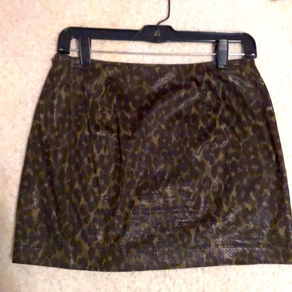 Express stretch mini skirt, shiny material, size 3/4 , NWOT , camo, dark green